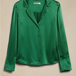 100% silk blouse Banana Republic; like new condition